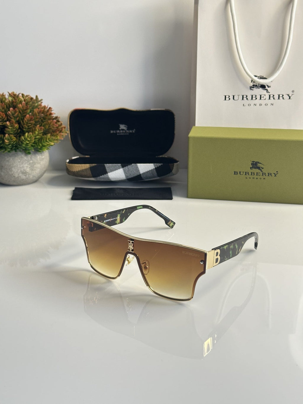 Gucci_0976_transparent_silver