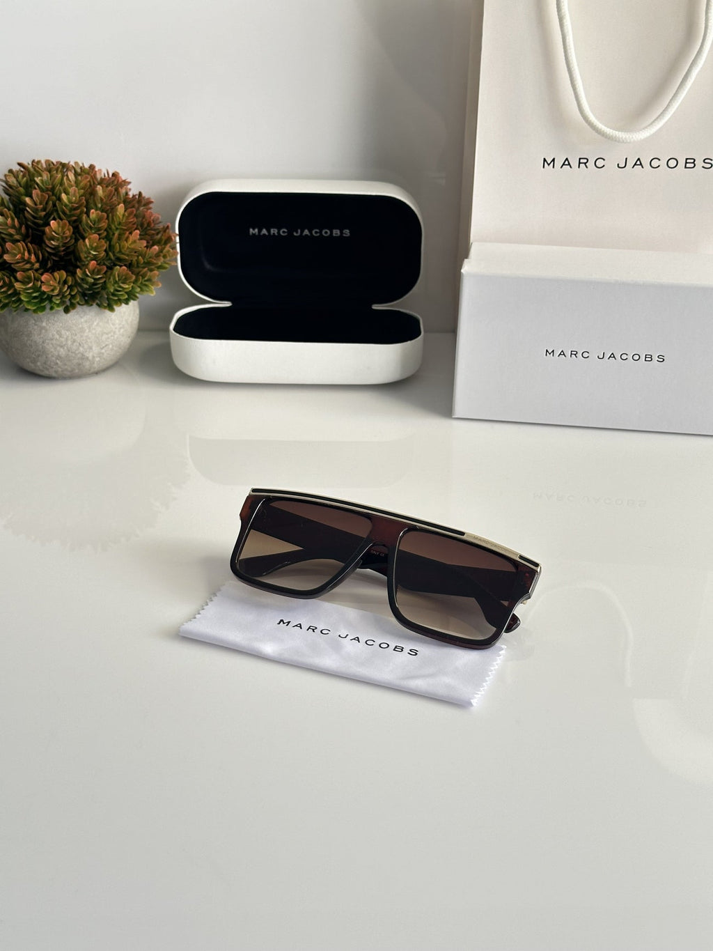 Marc Jacobs 86561 Brown