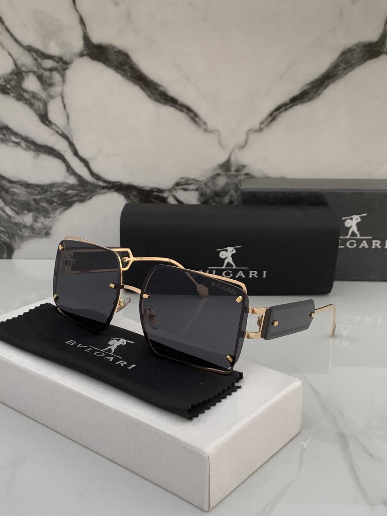 Bvlgari gold black