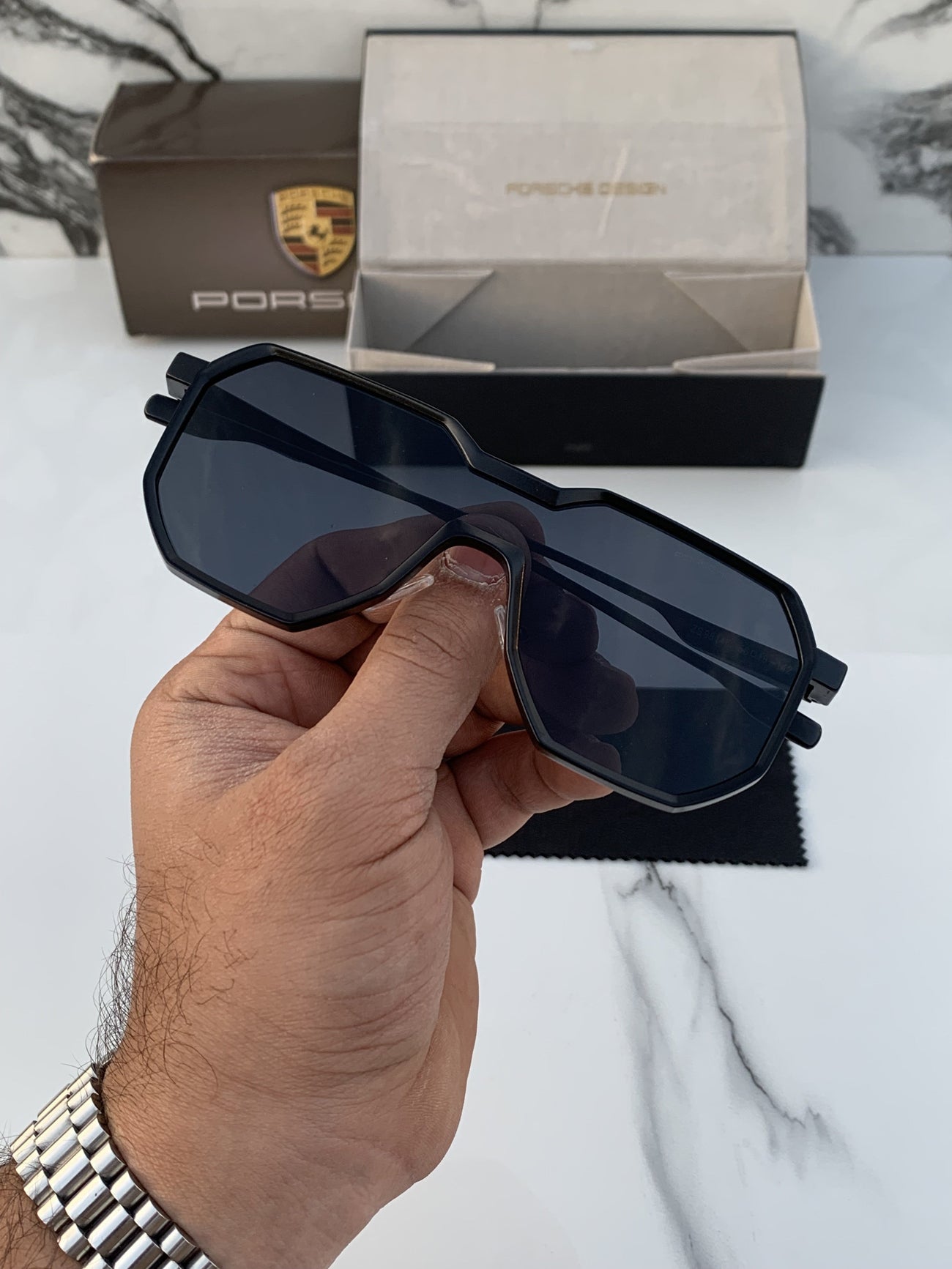 Porsche_design_98145_full_black