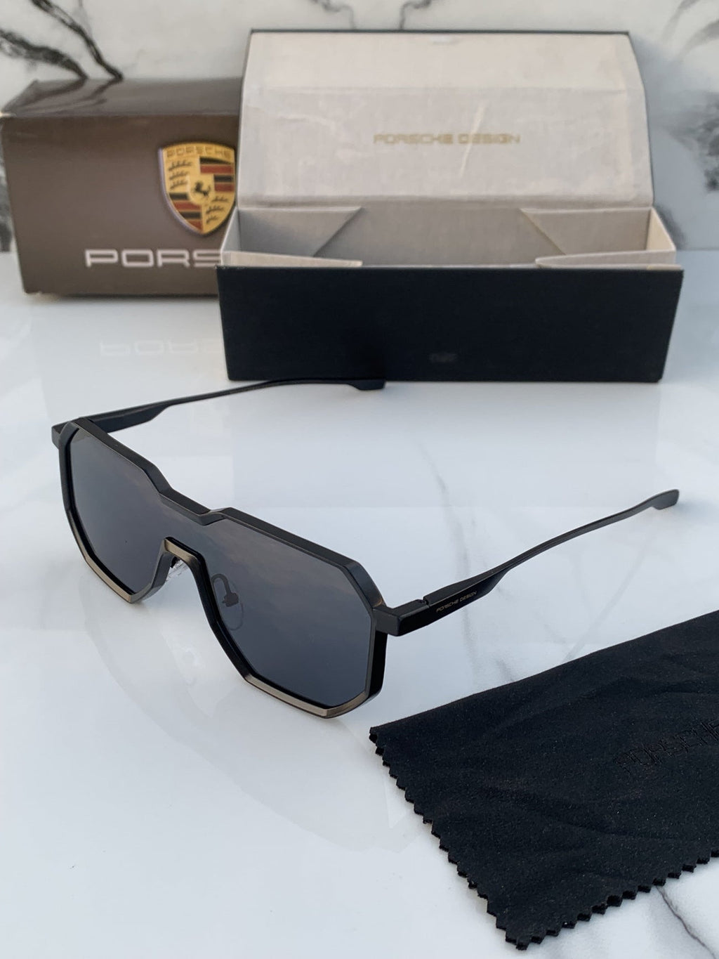 Porsche_design_98145_full_black