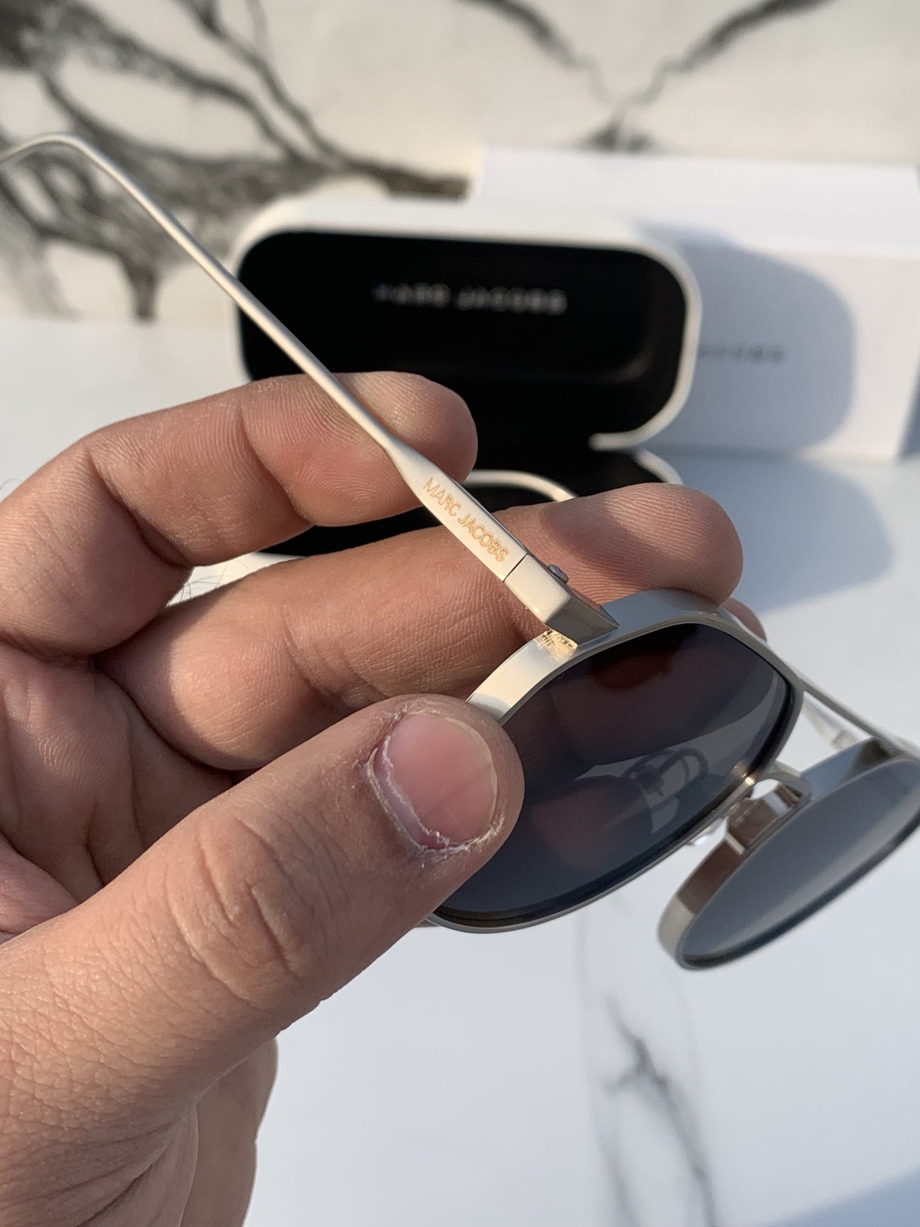 Marc_jacobs_metal_silver_black