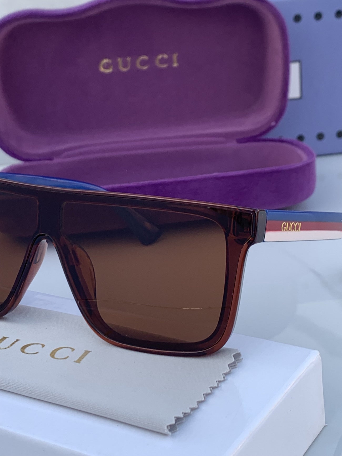 Gucci_1105_brown_blue