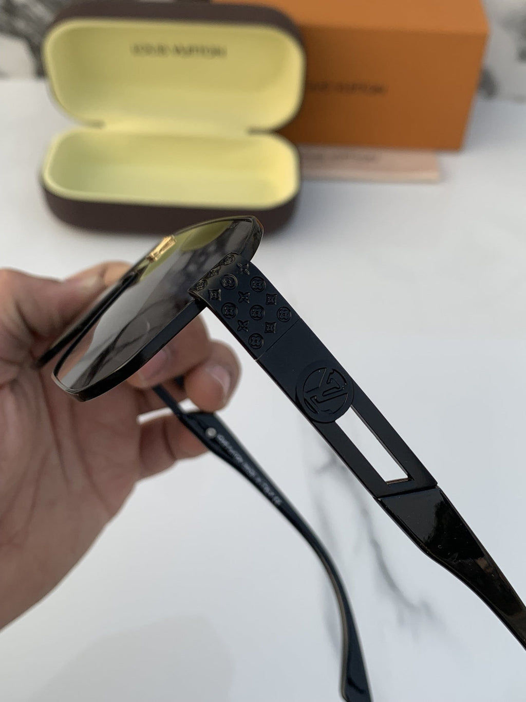 Louis_vuitton_129_full_black