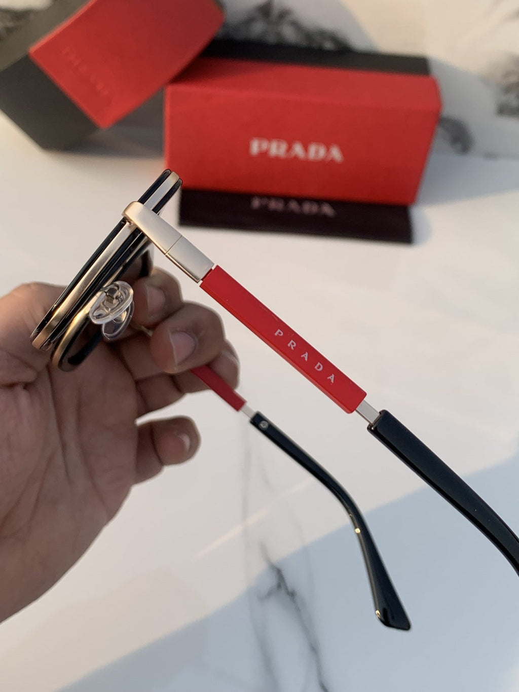 Prada_68805_gold_black