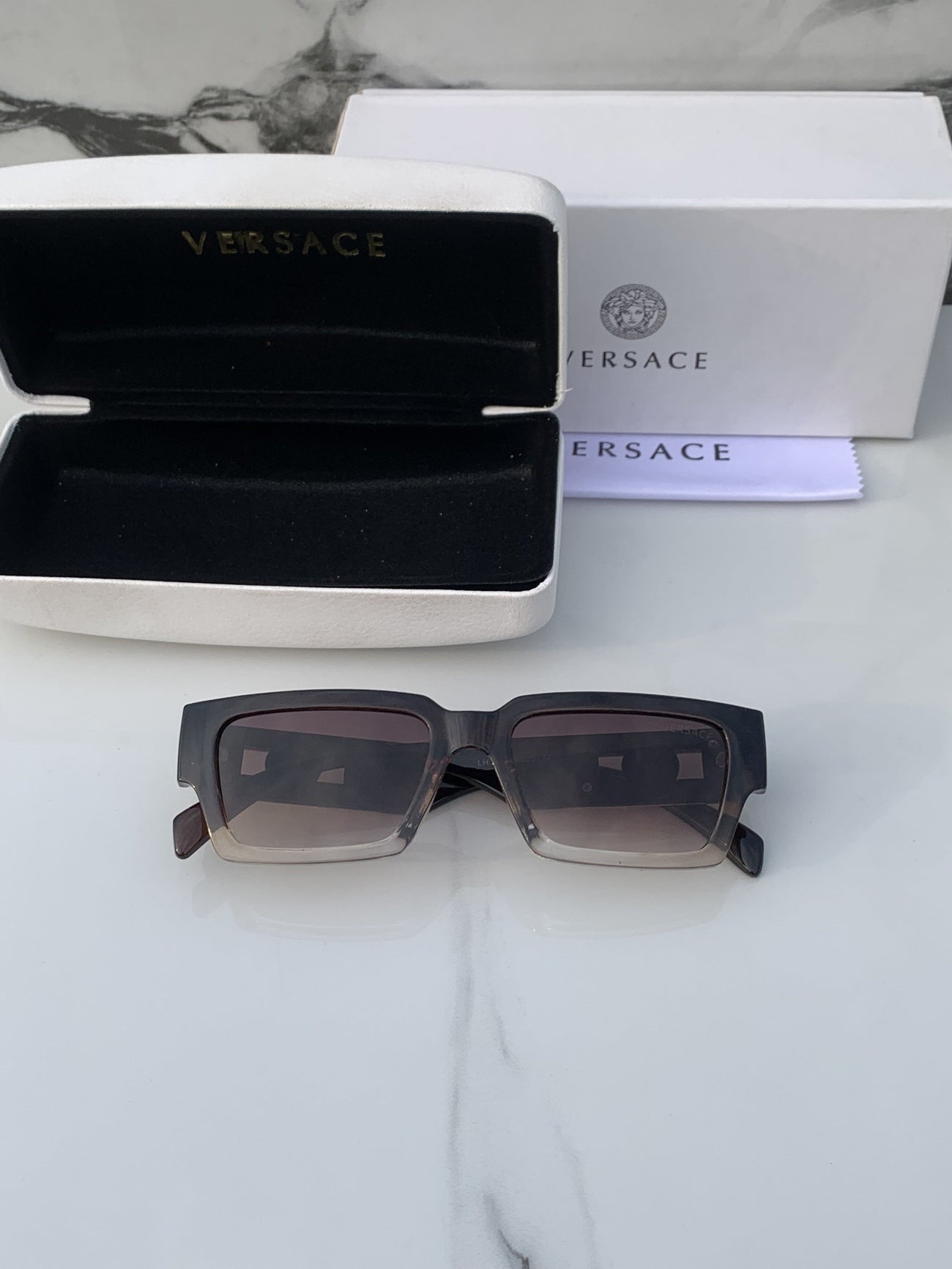 Versace_127_brown_white