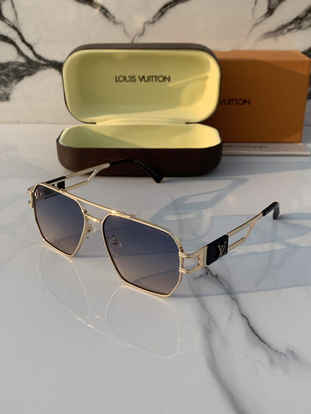 Louis_vuitton_798_sea_green_square