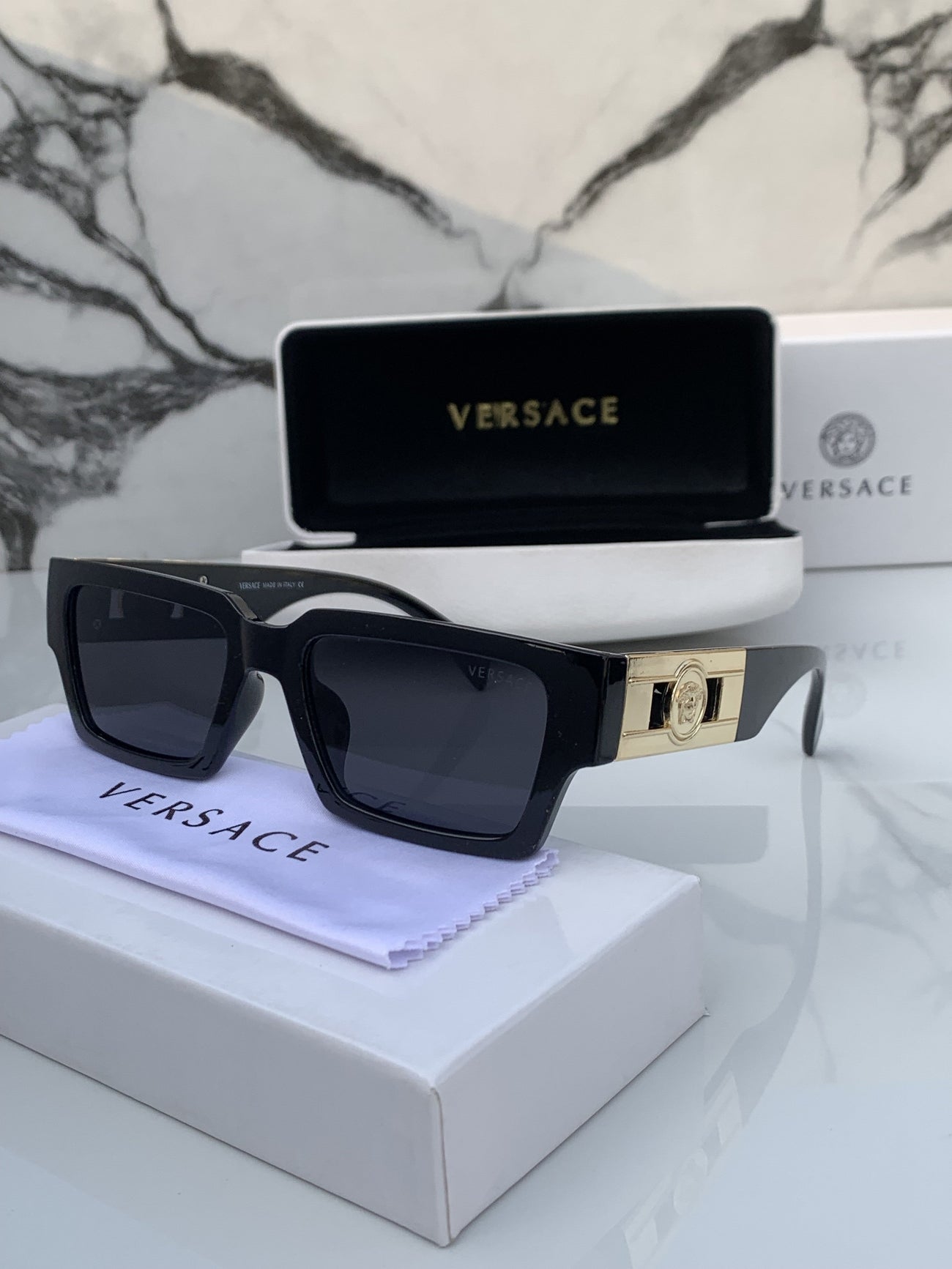 Versace_127_full_black