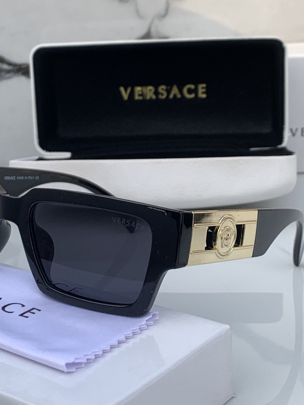 Versace_127_full_black