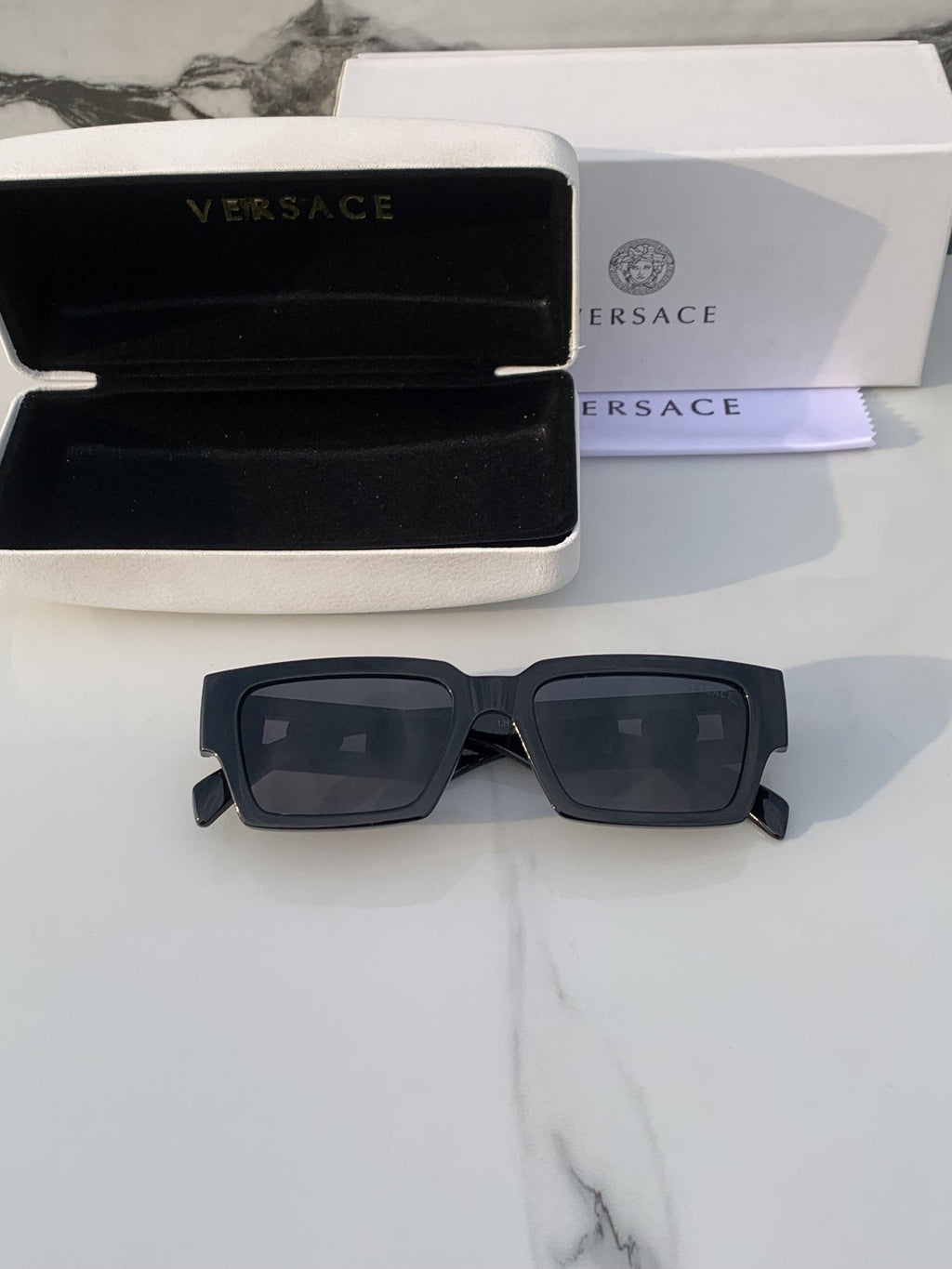 Versace_127_full_black