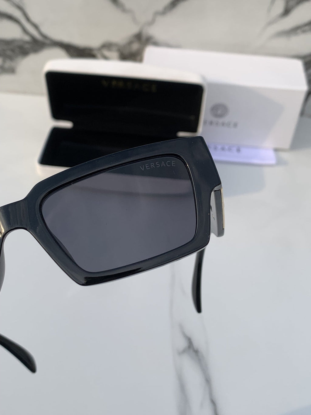 Versace_127_full_black