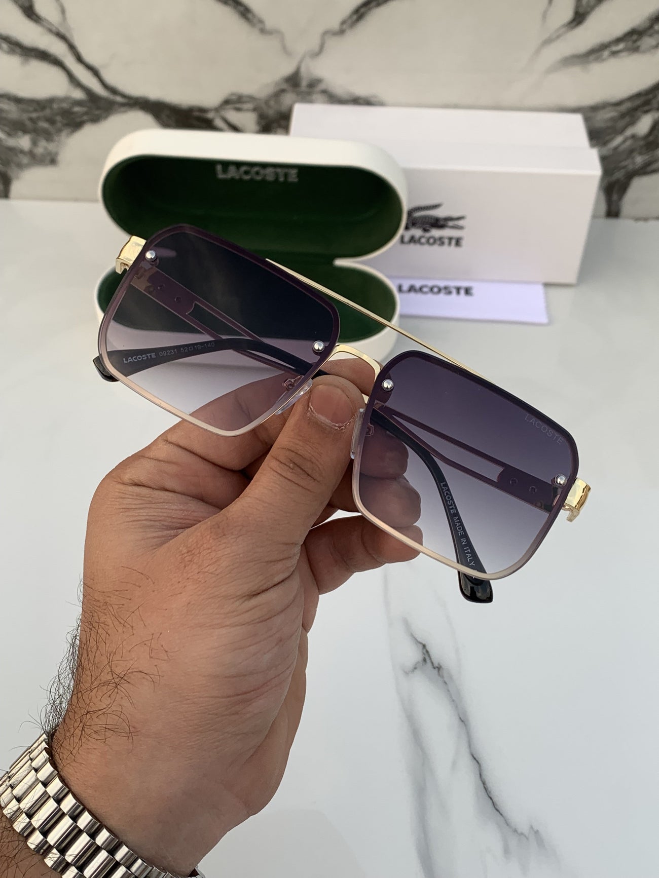 Lacoste_9231_gold_black