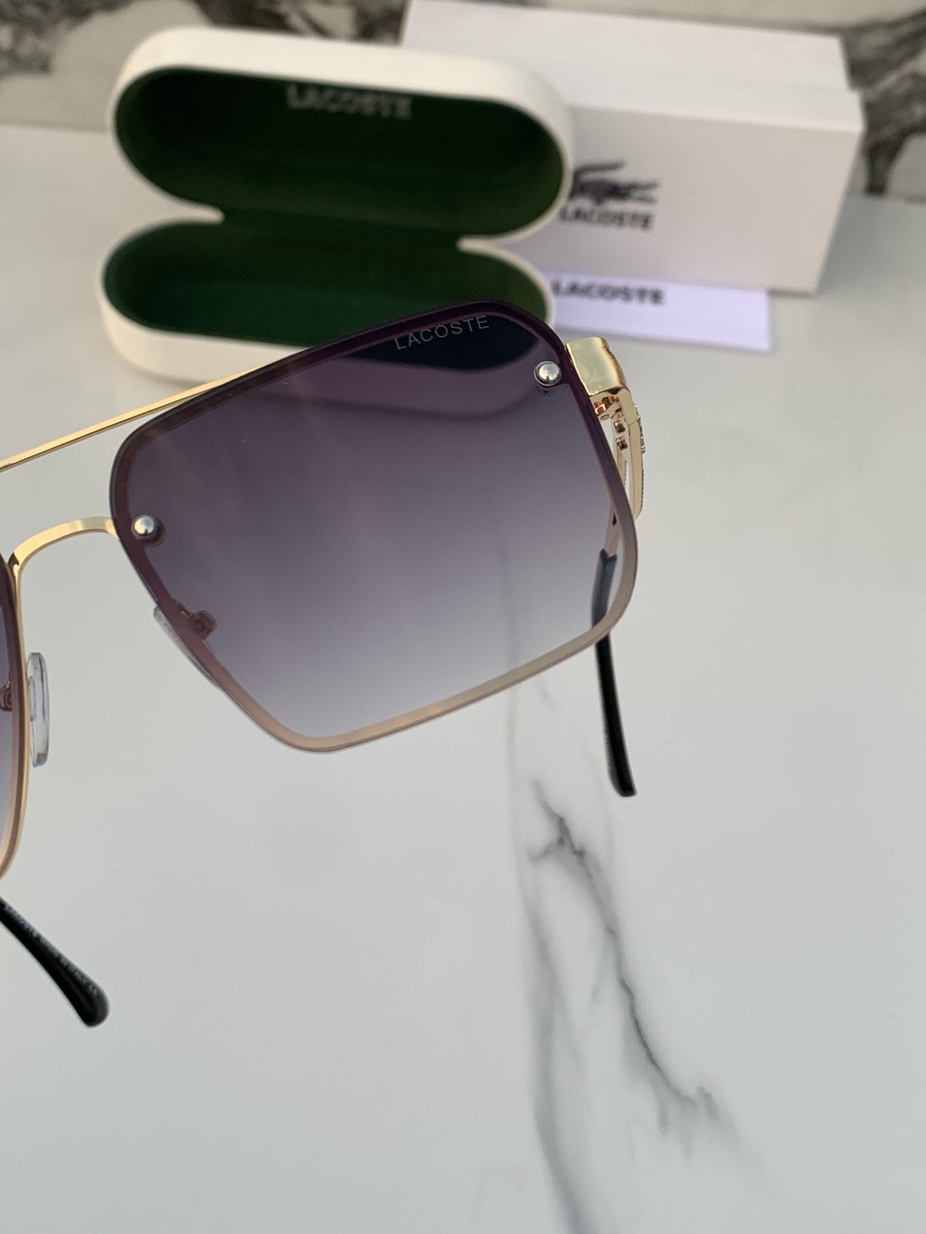 Lacoste_9231_gold_black