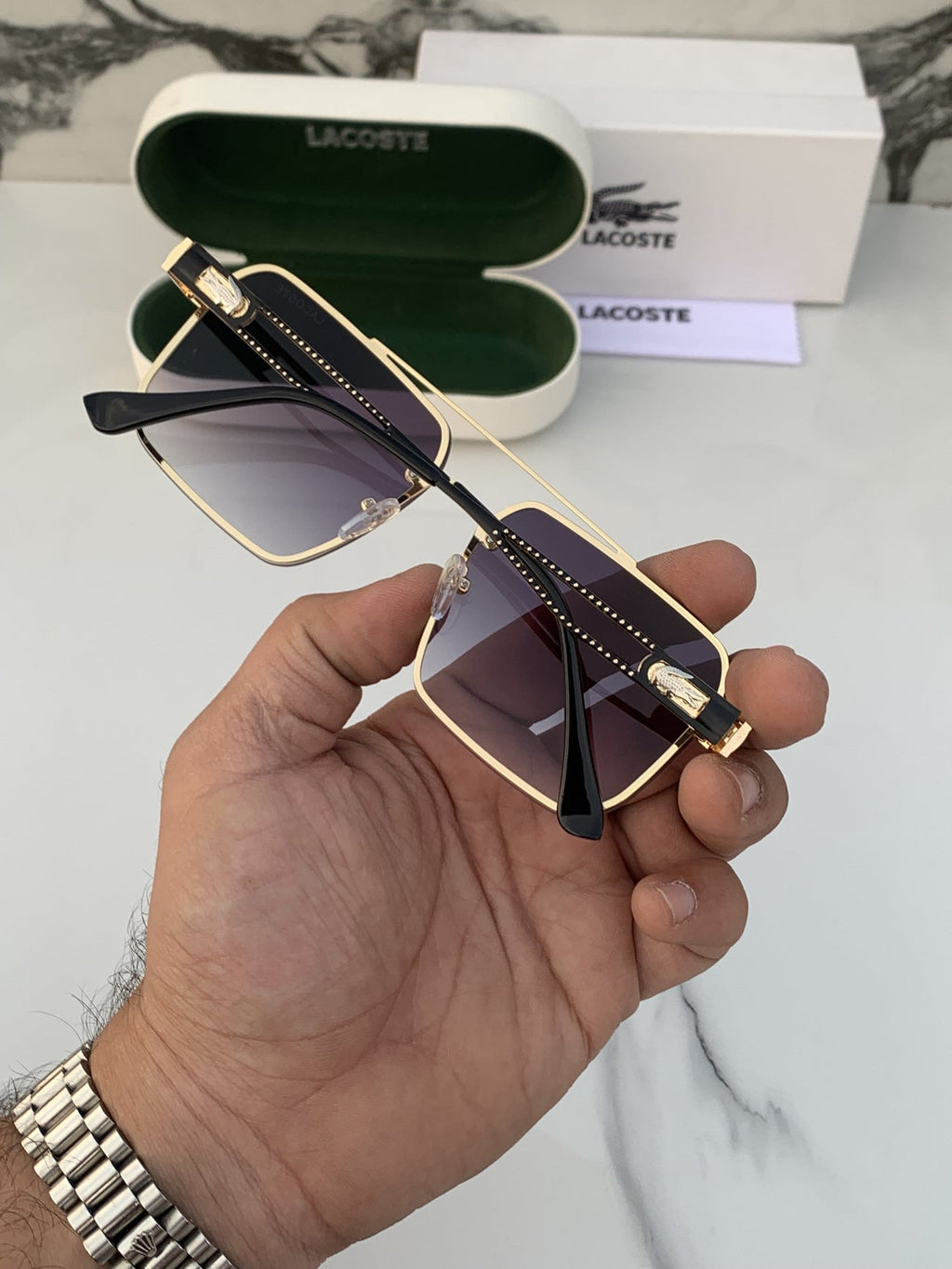 Lacoste_9231_gold_black